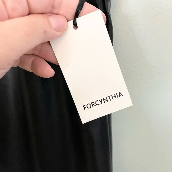 For Cynthia Black Vegan Leather Feathers Sleeveless Shift Mini Dress Large NWT - Picture 6 of 9